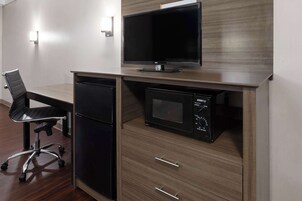 加厚床垫、熨斗/熨衣板、免费 WiFi、床单