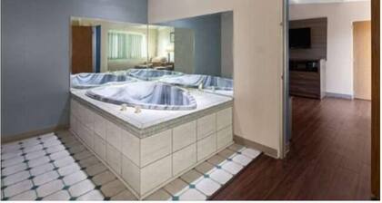 Baymont by Wyndham Bay City