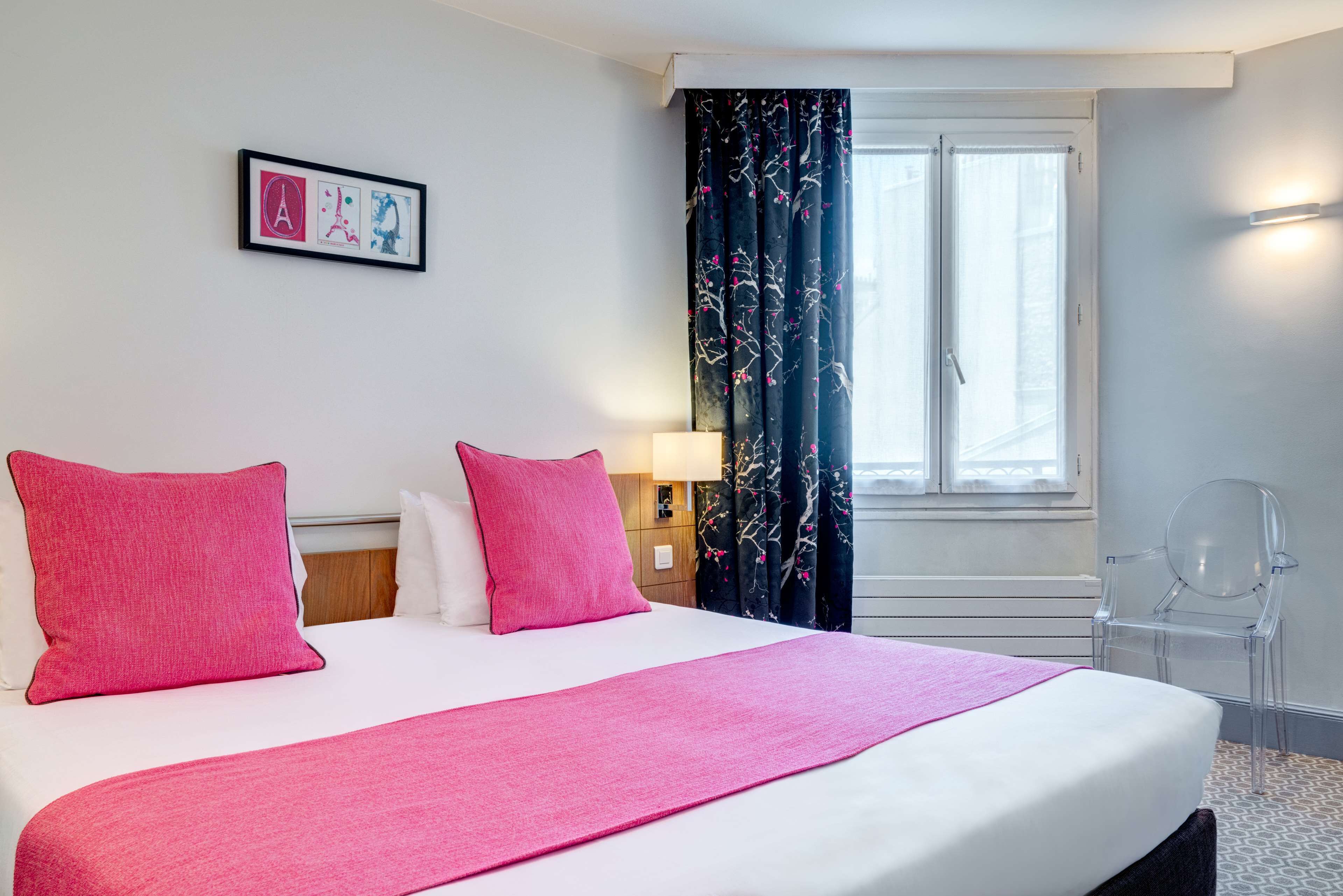 standard double room - free soft minibar, courtesy tray chromecast- digital press | minibar, in-room safe, desk, blackout curtains