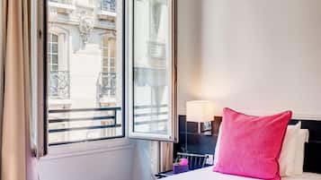Superior Room with twin beds - Free soft minibar, courtesy tray, Chromecast - Digital press | Minibar, in-room safe, desk, blackout drapes