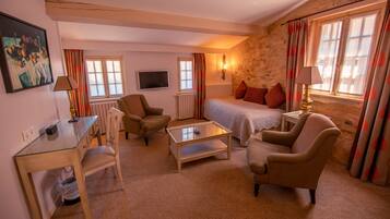 Minibar, coffres-forts dans les chambres, décoration personnalisée