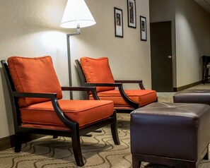 Lobby sitting area - Comfort Inn Alliance (Alliance)