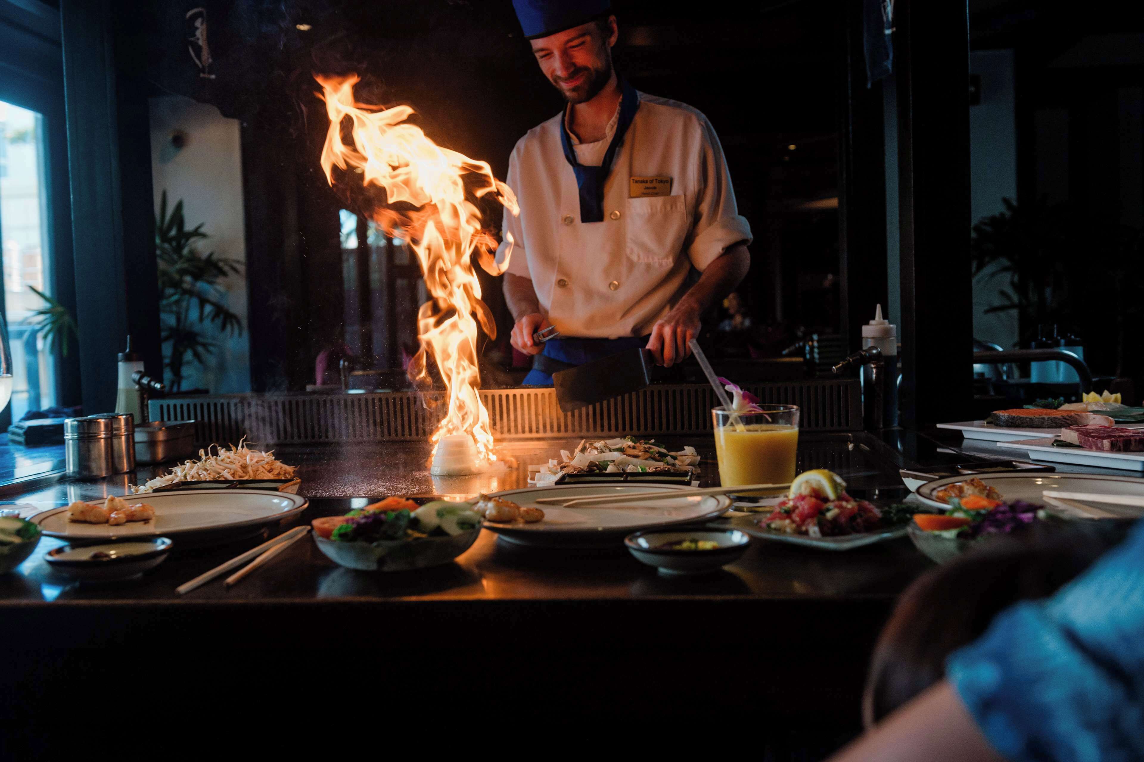 2 restaurants, breakfast served