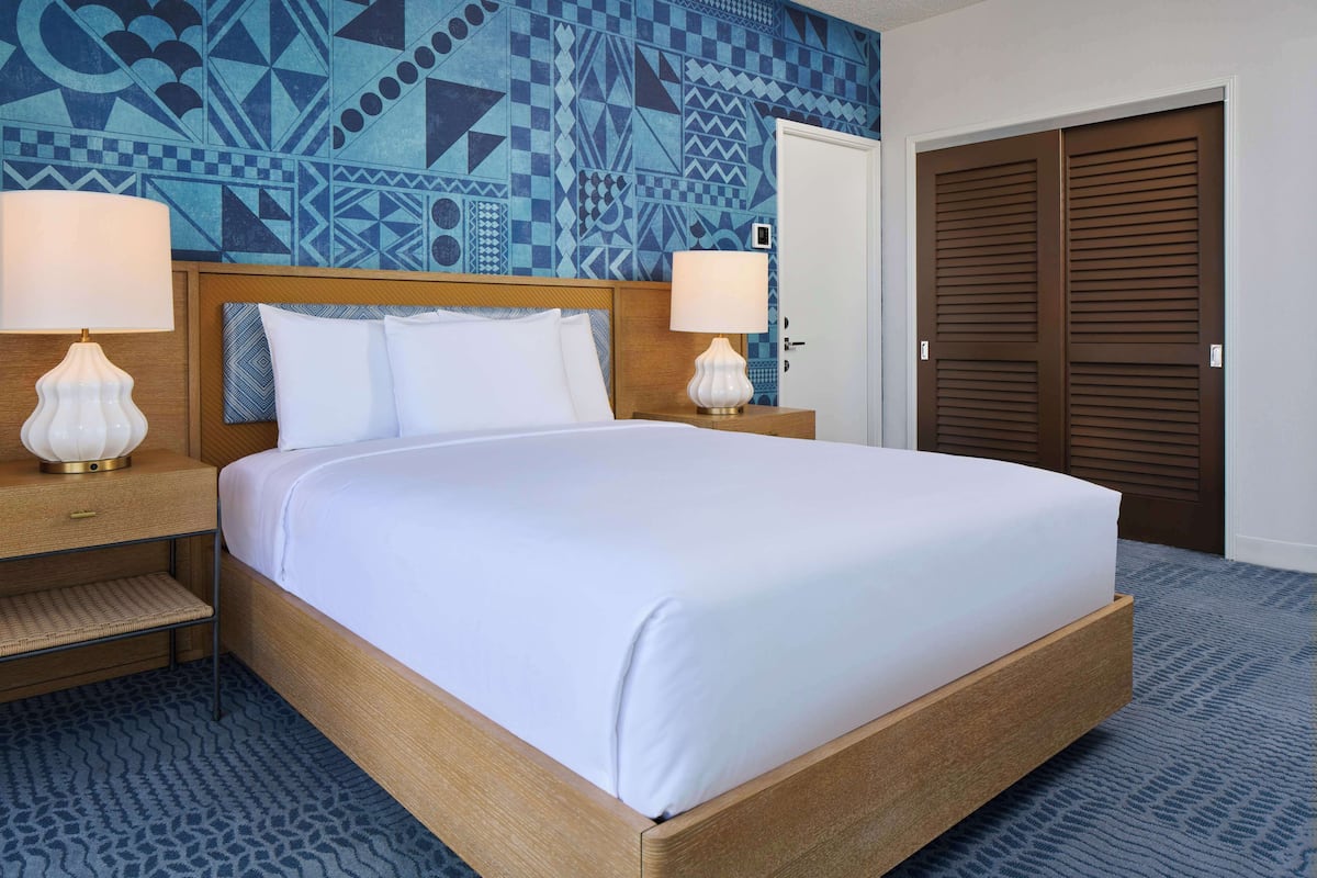 1 bedroom, hypo-allergenic bedding, in-room safe, desk
