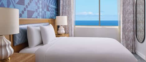 Hypo-allergenic bedding, in-room safe, desk, blackout curtains