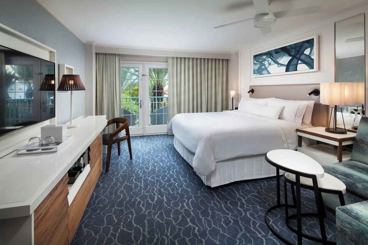 Egyptian cotton sheets, premium bedding, pillow-top beds, in-room safe