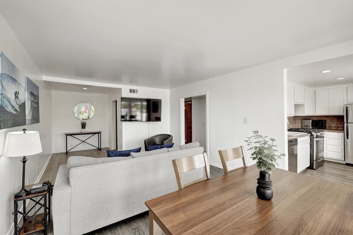 North Premier 2 Bedroom | リビング エリア