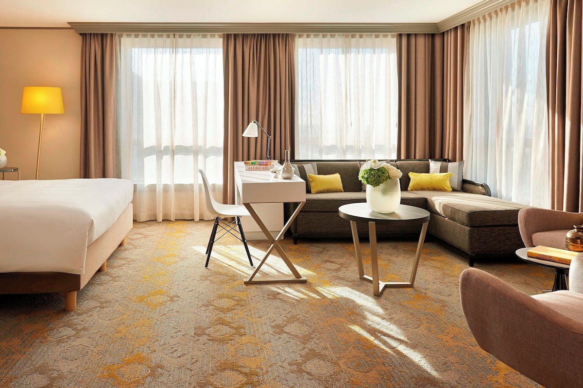 Junior Suite, 1 King Bed with Sofa bed | Egyptian cotton sheets, premium bedding, down comforters, pillowtop beds