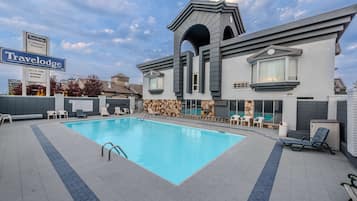 Seasonal outdoor pool