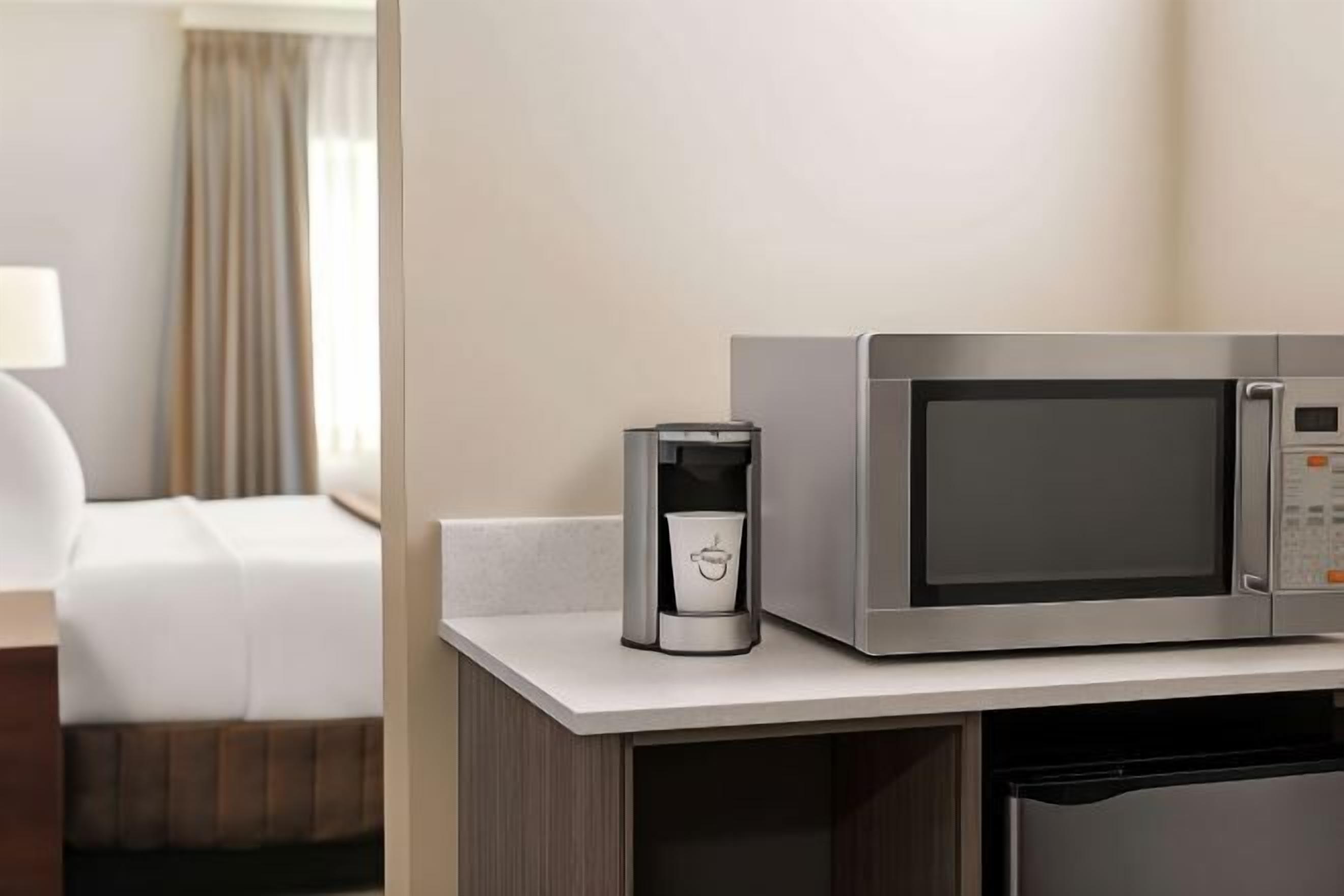 노트북 작업 공간, 방음 설비, 다리미/다리미판, 유아용 침대