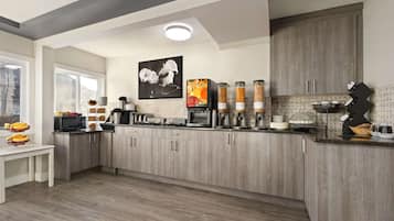 Free daily continental breakfast