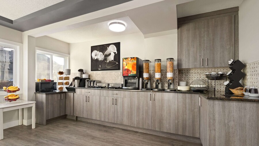 Travelodge by Wyndham Calgary South