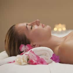 Trattamenti per il corpo, aromaterapia, massaggi con le pietre calde