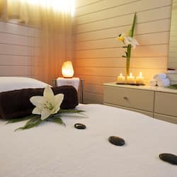 Trattamenti per il corpo, aromaterapia, massaggi con le pietre calde