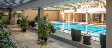 室內游泳池和溫水游泳池