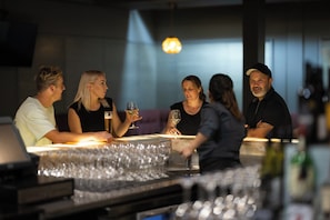 Bar (on property) - Millennium Hotel Rotorua (Rotorua)