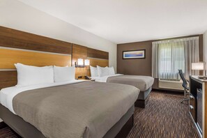 标准房, 2 张大床, 无烟房 | 高档床上用品、办公桌、熨斗/熨衣板、免费婴儿床