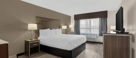 Executive Studio, 1 King Bed, Non Smoking, Refrigerator & Microwave