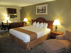 Premium bedding, down duvets, desk, laptop workspace - Best Western Gateway Adirondack Inn (Utica)