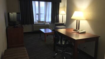 Suite, 1 King Bed, Non Smoking, Kitchenette (with Sofabed) | Premium bedding, down comforters, desk, laptop workspace