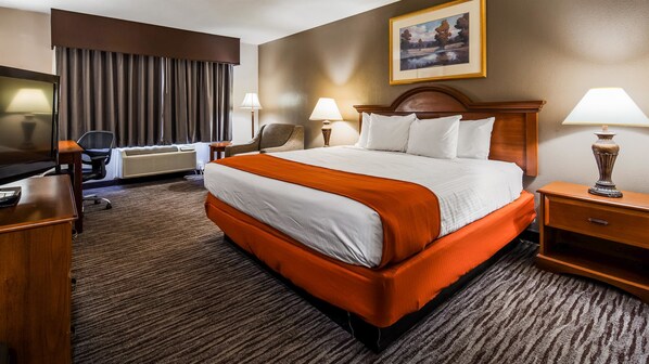 Premium bedding, down duvets, desk, laptop workspace