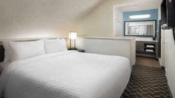 Loft, 2 camere da letto | Una scrivania, postazione laptop, tende oscuranti, insonorizzazione