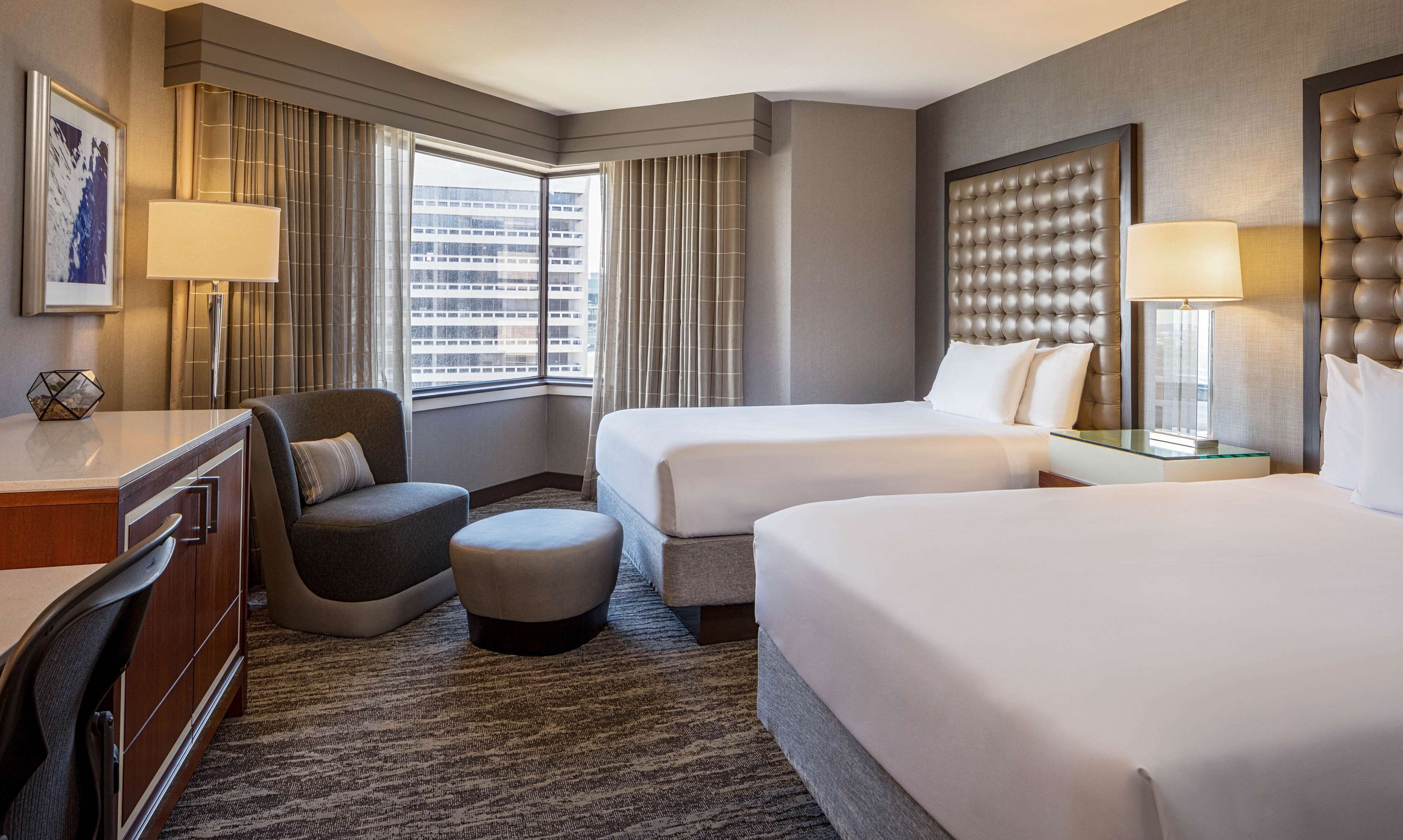 Premium bedding, in-room safe, desk, laptop workspace