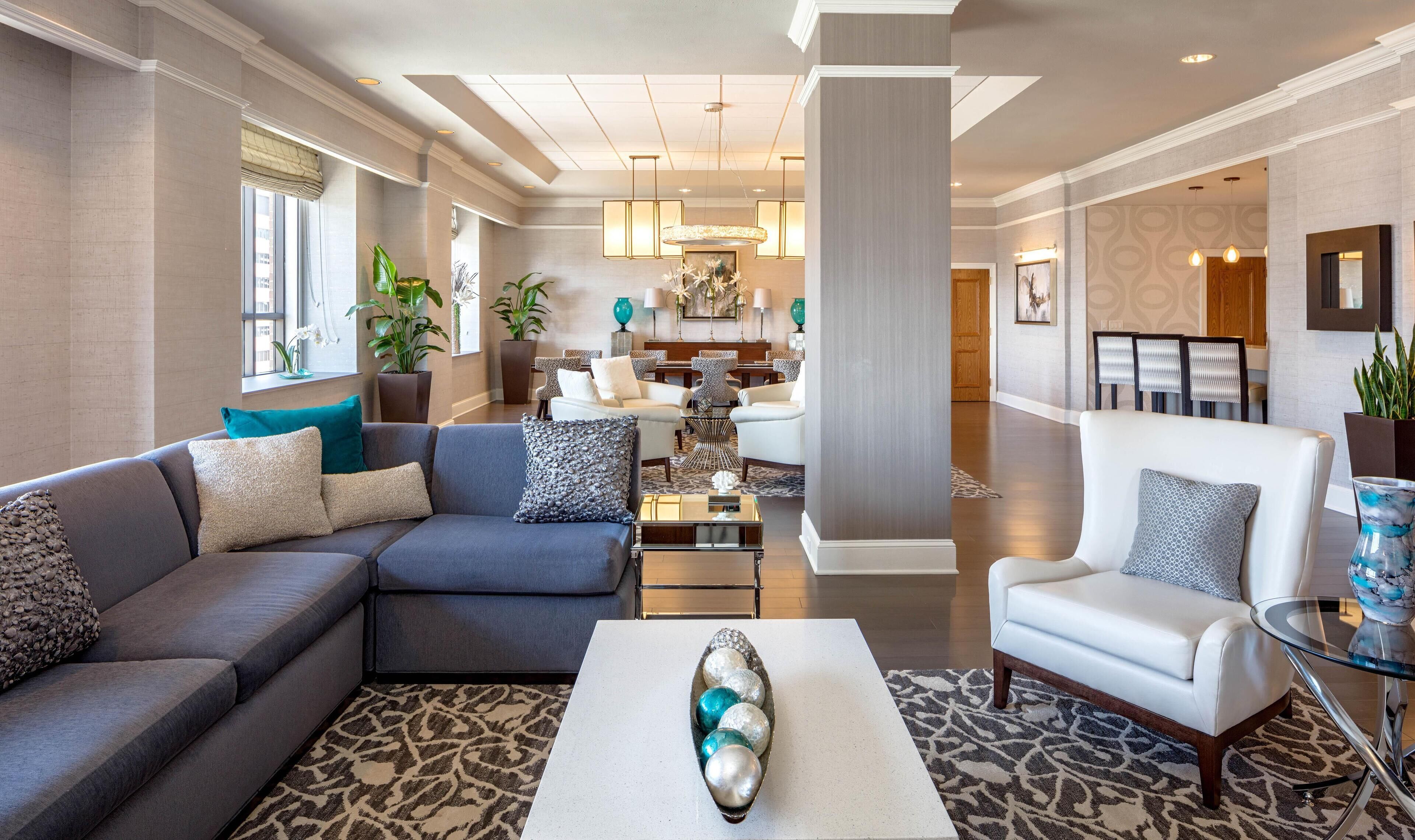 Premium bedding, in-room safe, desk, laptop workspace