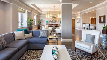 Premium bedding, in-room safe, desk, laptop workspace