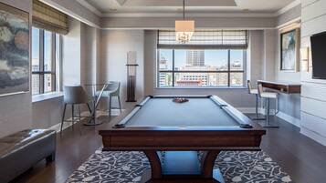 Premium bedding, in-room safe, desk, laptop workspace