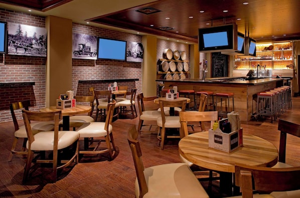 3 restaurants, breakfast served