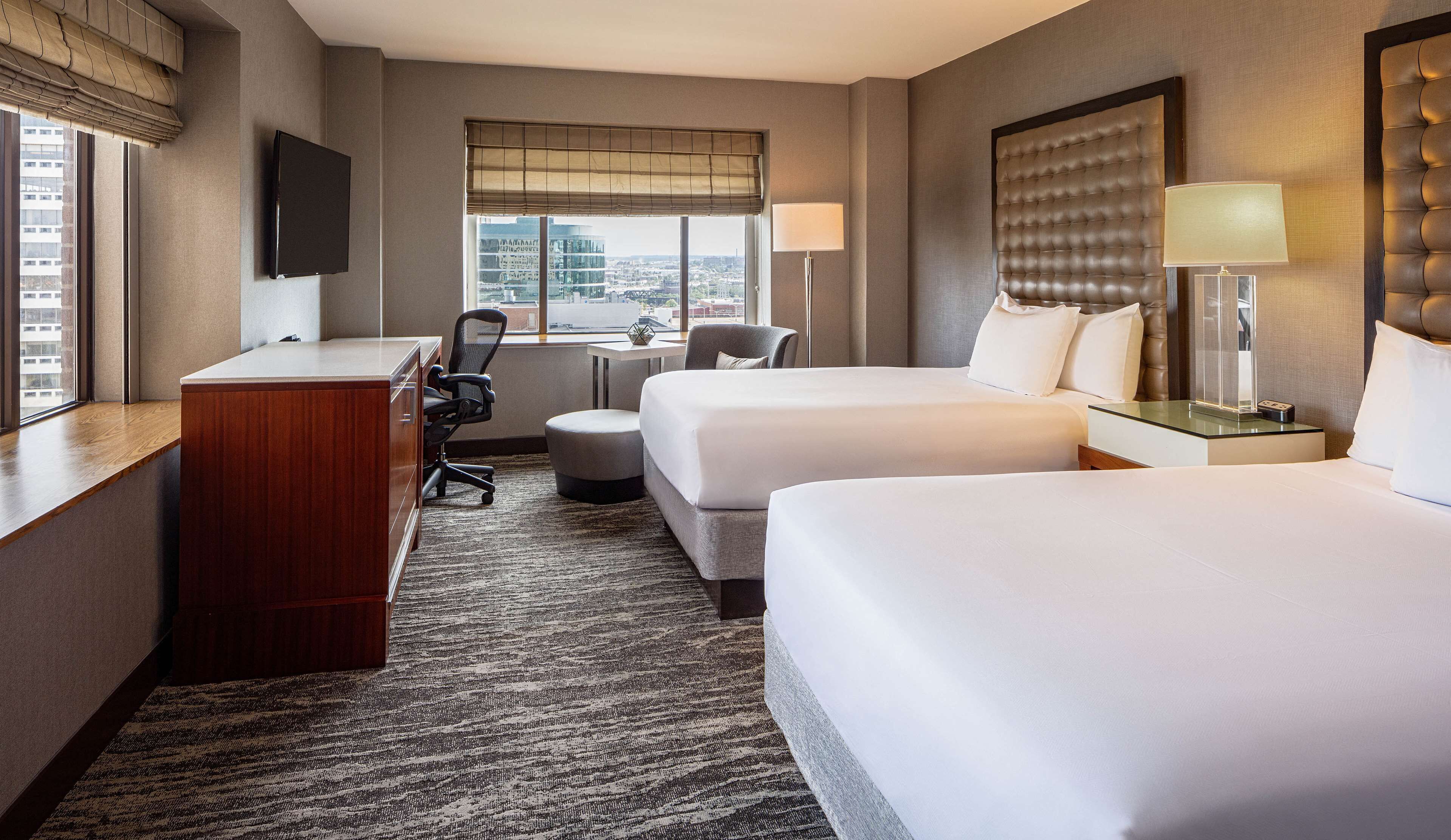 Premium bedding, in-room safe, desk, laptop workspace