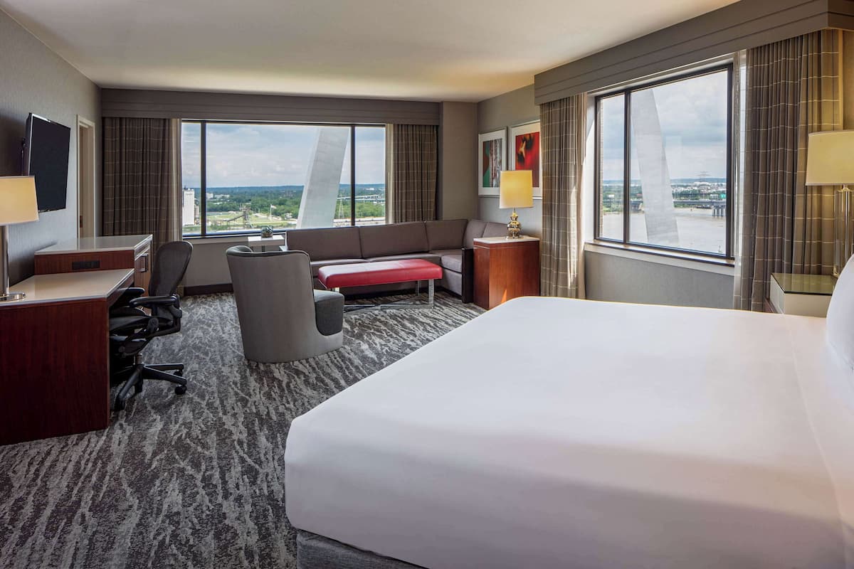 Deluxe Room, 1 King Bed (ARCH)