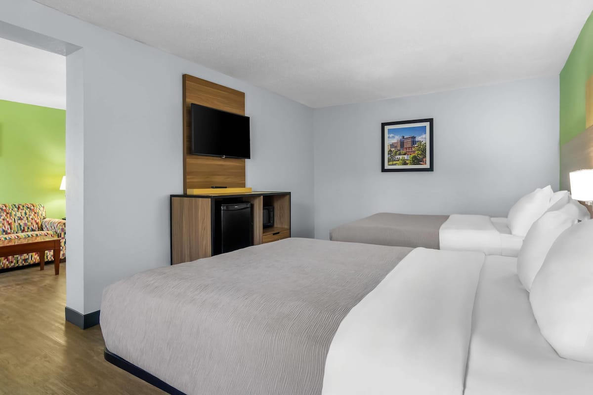Suite, meerdere bedden, niet-roken (Large) | Luxe beddengoed, een strijkplank/strijkijzer, gratis babybedden
