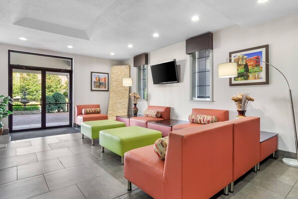 Lobby - Quality Inn & Suites Greenville - Haywood Mall (Greenville)