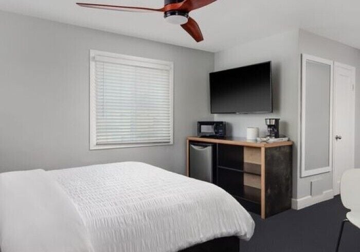 เบสิกสตูดิโอ | โต๊ะทำงาน, เตารีด/โต๊ะรีดผ้า, Wi-Fi ฟรี, ผ้าปูที่นอน