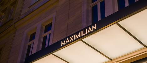 Façade de l’hébergement - soirée/nuit