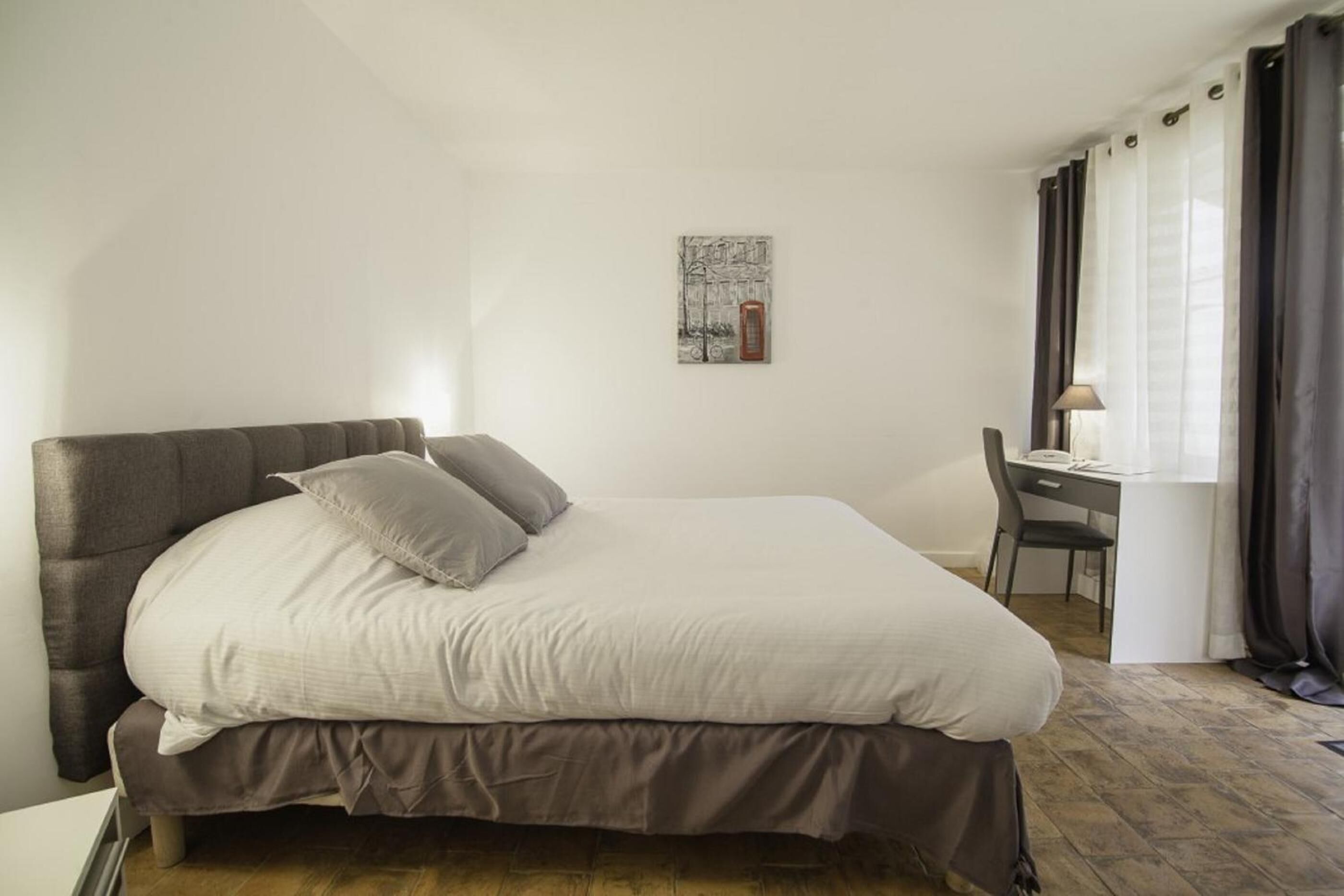 desk, soundproofing, iron/ironing board, free wifi