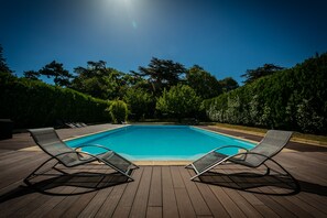 Seasonal outdoor pool - Domaine du Val de Cèze (Bagnols-sur-Ceze)