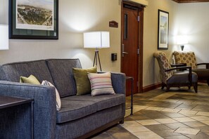 Interior entrance - Best Western University Inn (Canton)