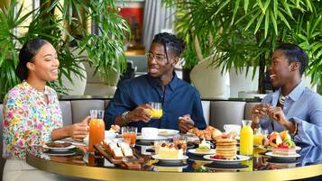 4 restaurants; breakfast, lunch, and dinner served