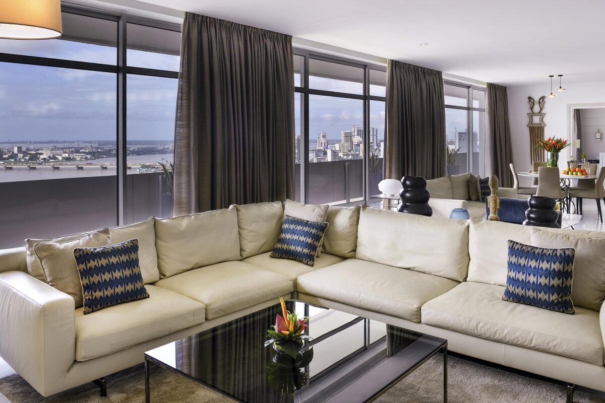 Presidentiële suite, meerdere bedden, balkon, uitzicht op lagune | Lakens van Egyptisch katoen, luxe beddengoed, pillowtop-bedden
