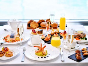 Desayuno buffet todos los días (con cargo)