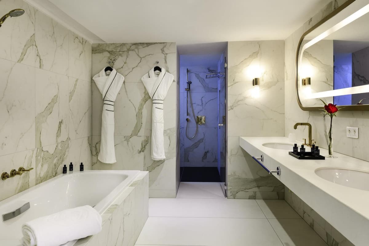 Presidential Suite, Multiple Beds, Balcony, Lagoon View | Egyptian cotton sheets, premium bedding, pillow-top beds, minibar