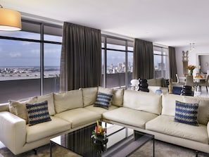 Presidentiële suite, meerdere bedden, balkon, uitzicht op lagune | Lakens van Egyptisch katoen, luxe beddengoed, pillowtop-bedden