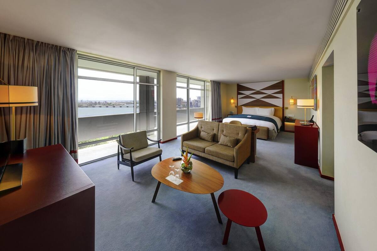Junior Suite, 1 King Bed, Balcony