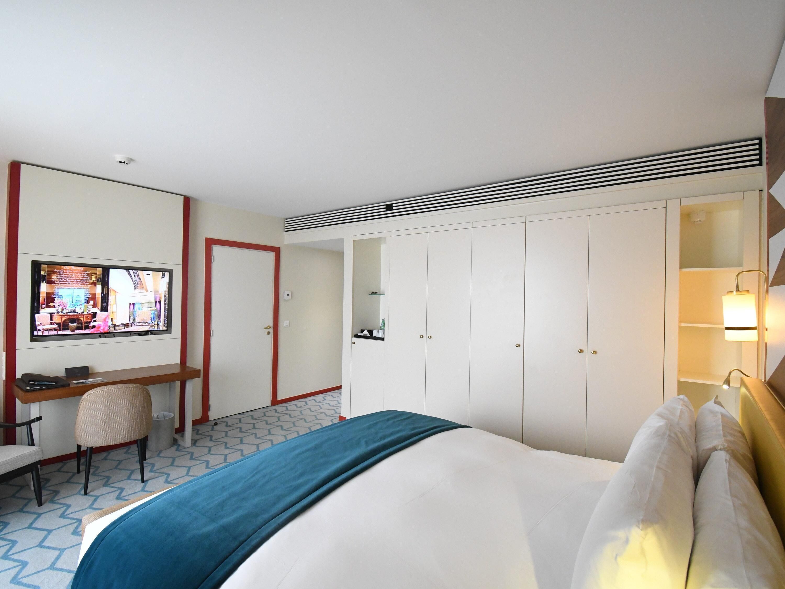 Chambre luxueuse, 1 très grand lit, balcon, vue sur la lagune | Draps en coton égyptien, literie de qualité