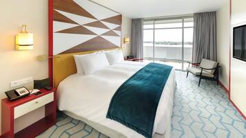 Egyptian cotton sheets, premium bedding, pillowtop beds, minibar