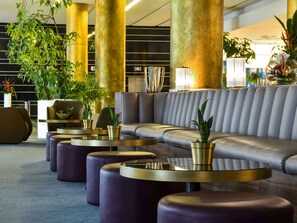 4 bars/lounges, poolside bar