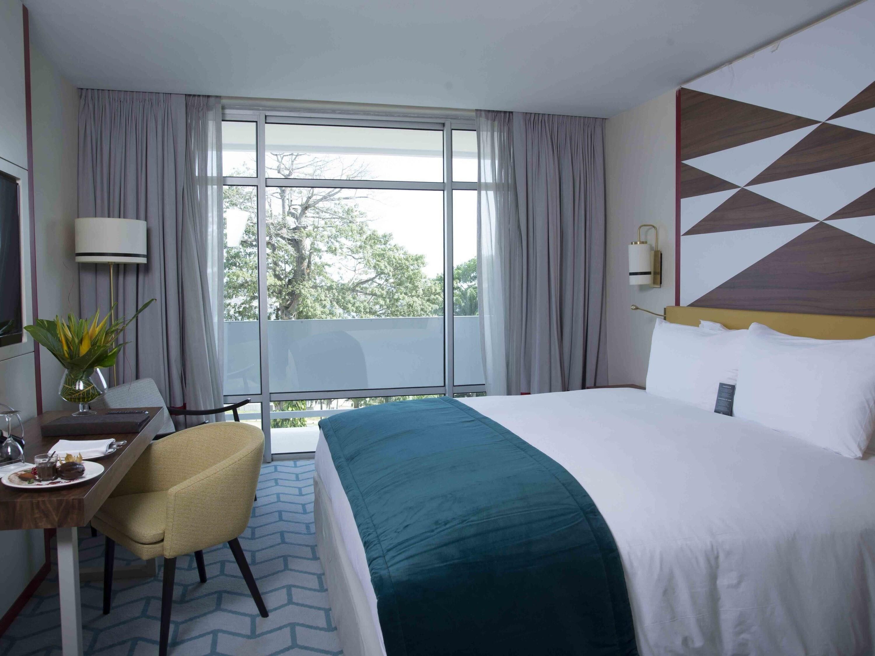 Egyptian cotton sheets, premium bedding, pillow-top beds, minibar